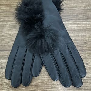 Soft Black leather gloves with real fur. Size Medium